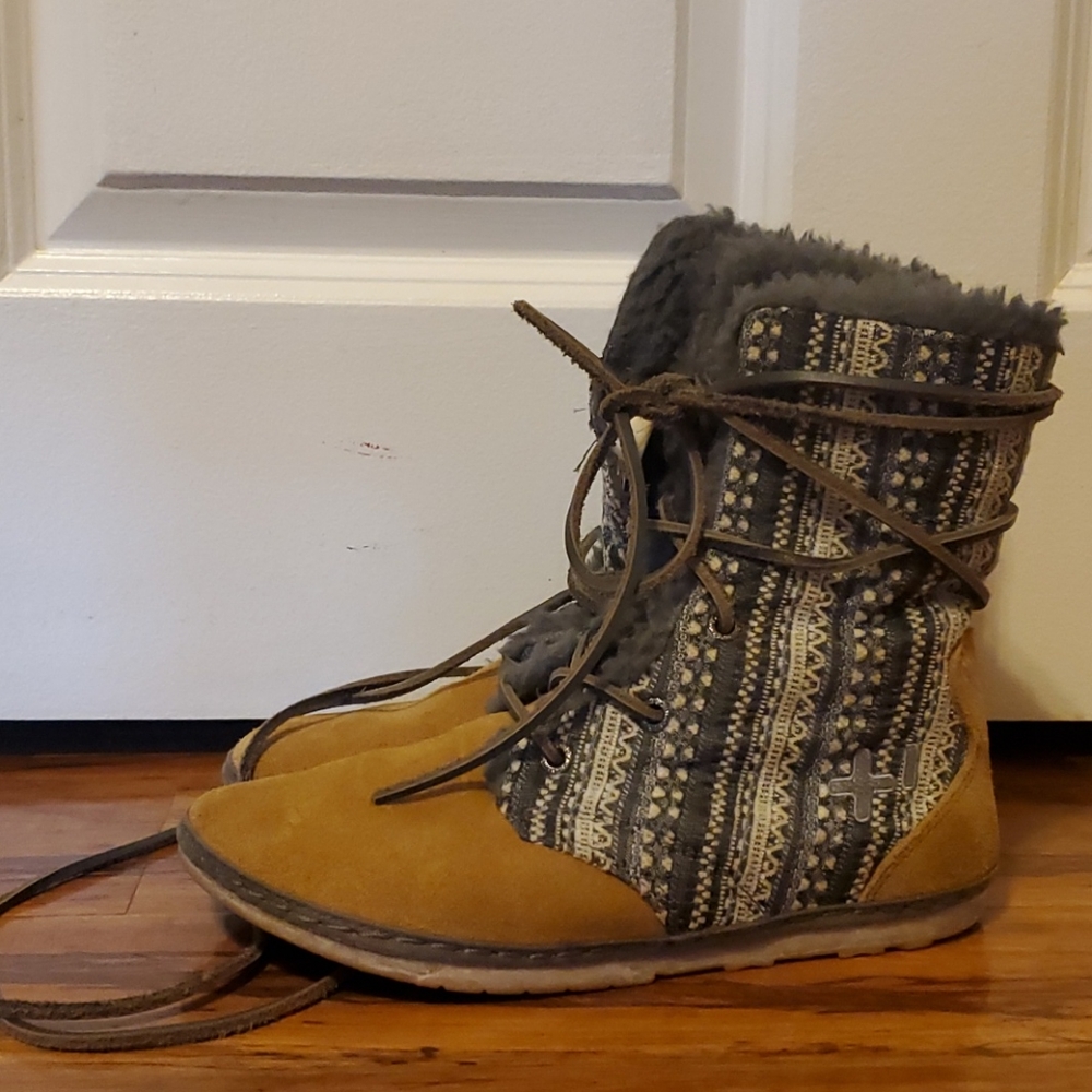 Otz shearling boots
